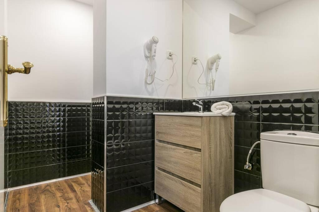 מדריד Apartamentos Plaza De Pedro Zerolo I מראה חיצוני תמונה