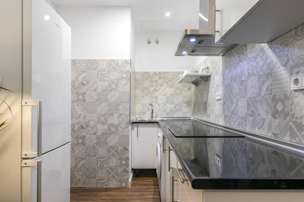 מדריד Apartamentos Plaza De Pedro Zerolo I מראה חיצוני תמונה