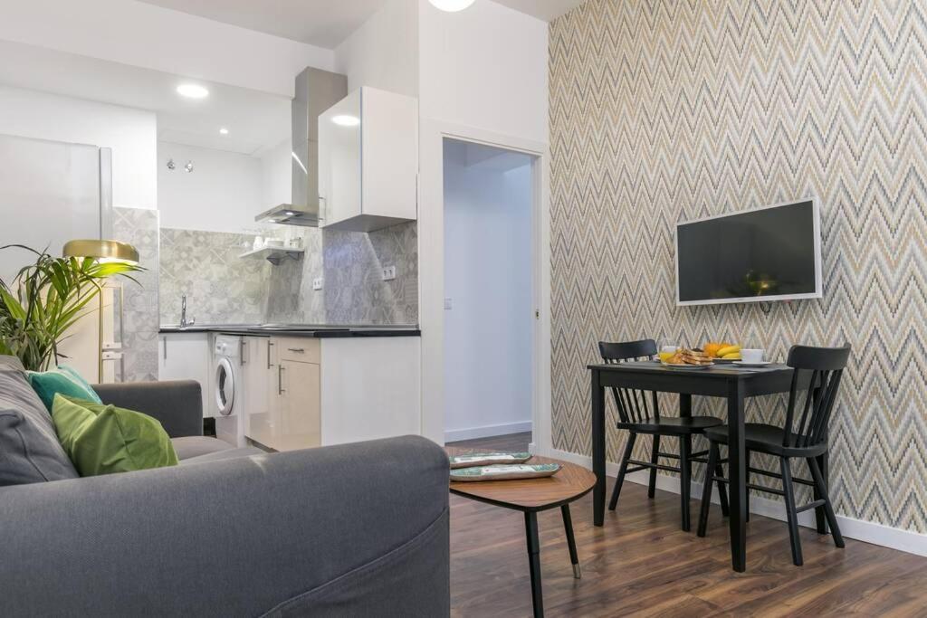 מדריד Apartamentos Plaza De Pedro Zerolo I מראה חיצוני תמונה