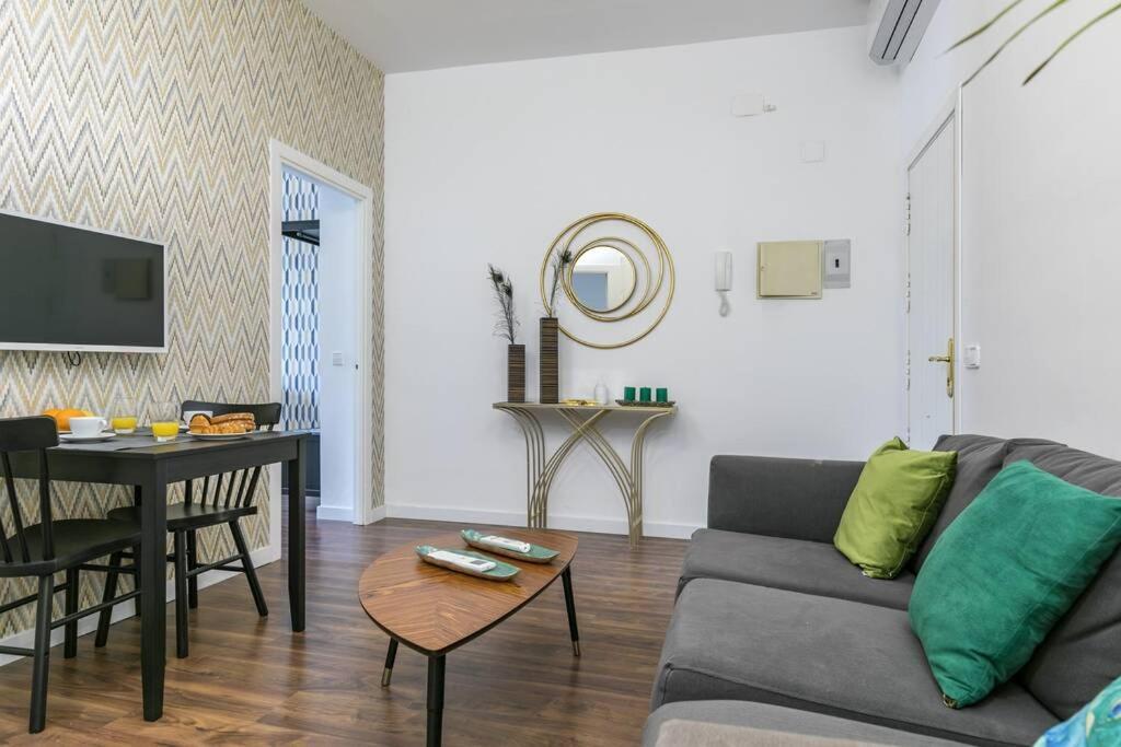 מדריד Apartamentos Plaza De Pedro Zerolo I מראה חיצוני תמונה