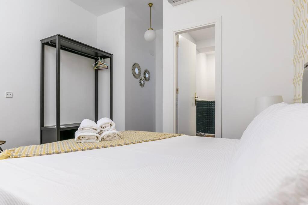 מדריד Apartamentos Plaza De Pedro Zerolo I מראה חיצוני תמונה